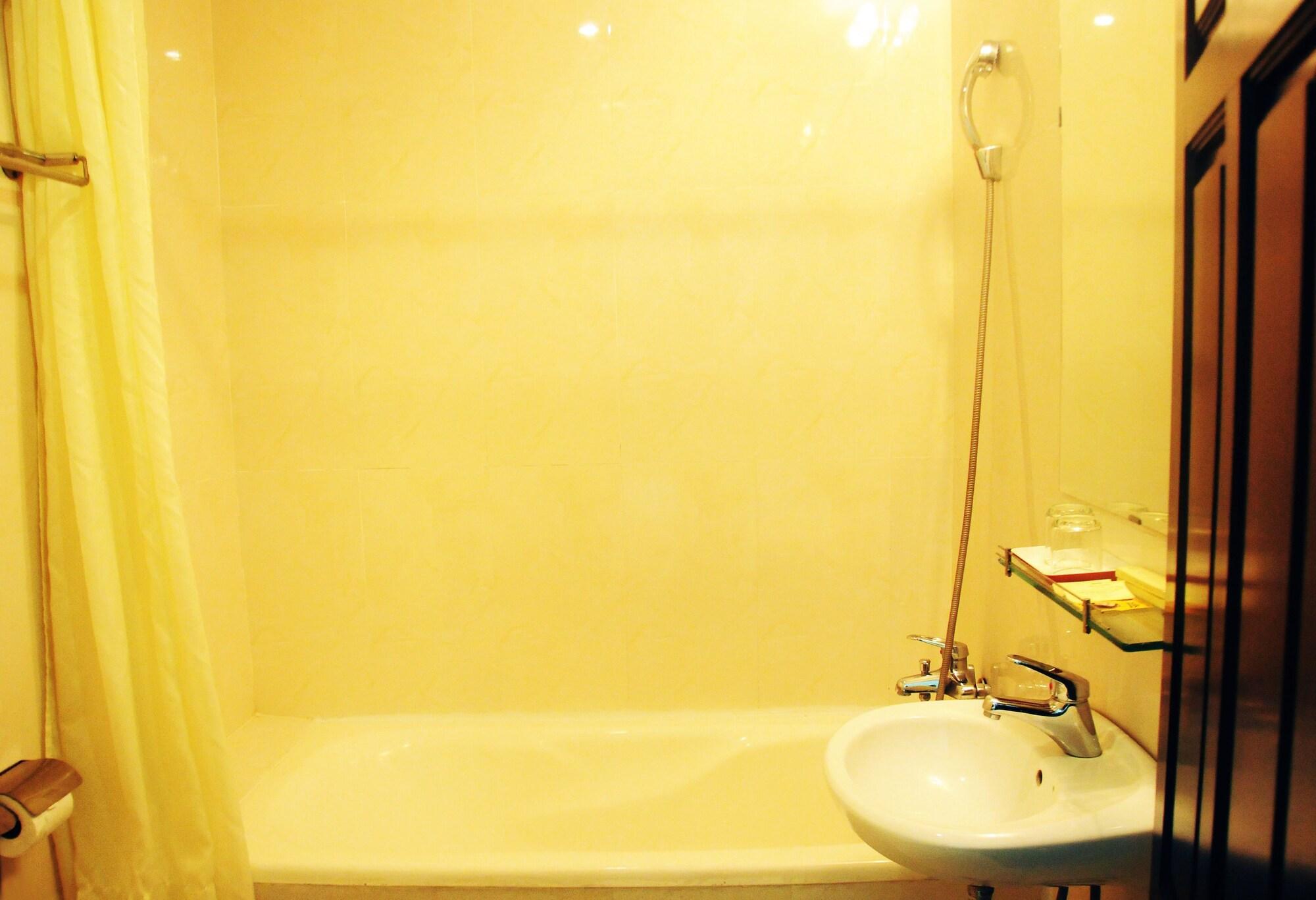 Than Thien - Friendly Hotel Hue Bagian luar foto
