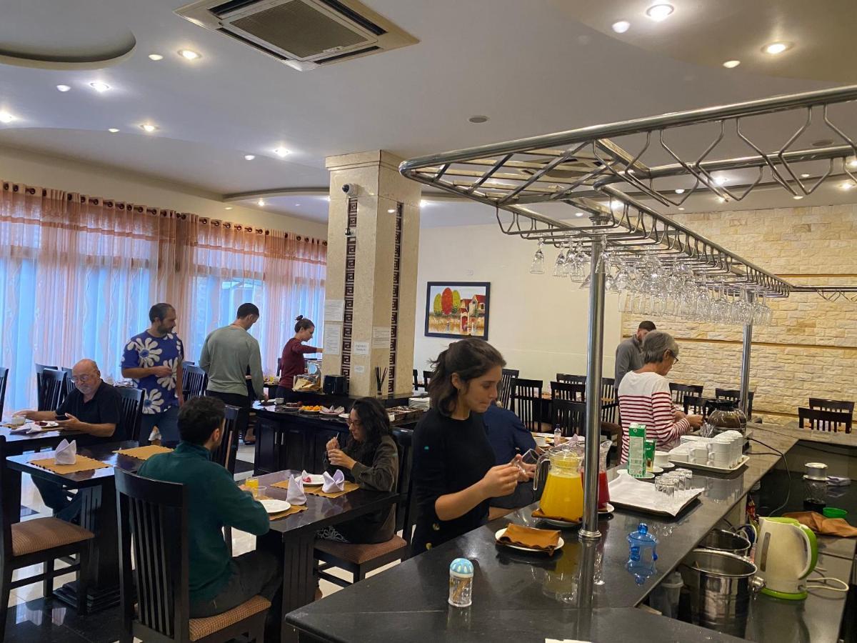 Than Thien - Friendly Hotel Hue Bagian luar foto