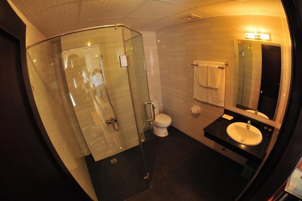 Than Thien - Friendly Hotel Hue Bagian luar foto