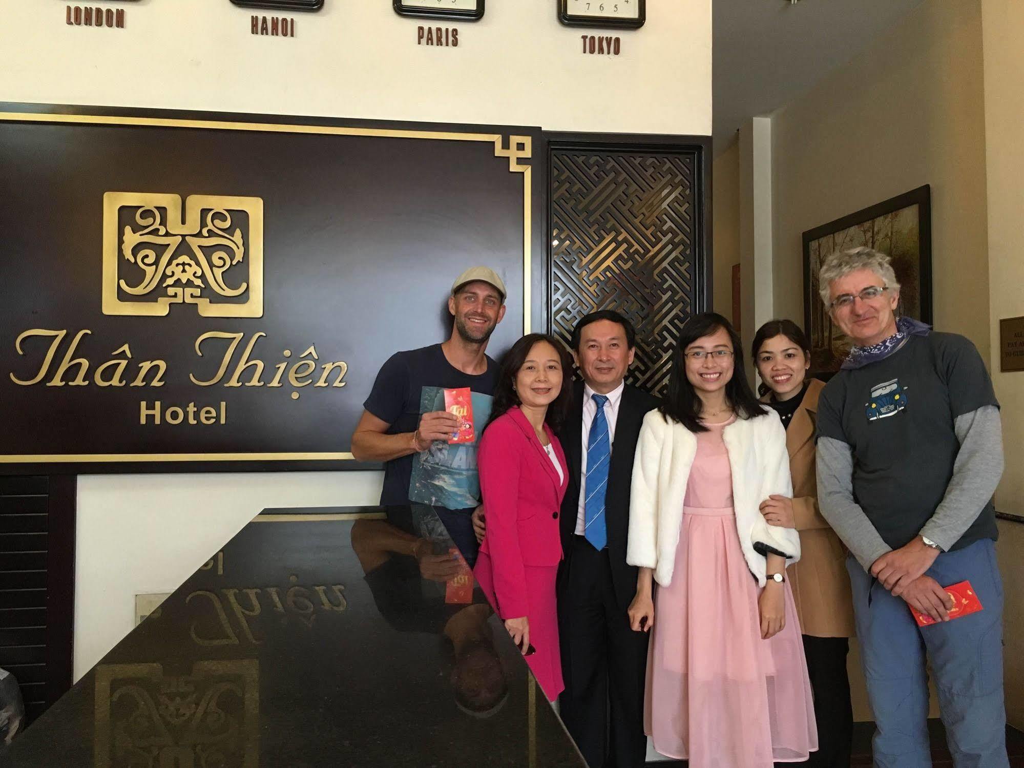 Than Thien - Friendly Hotel Hue Bagian luar foto