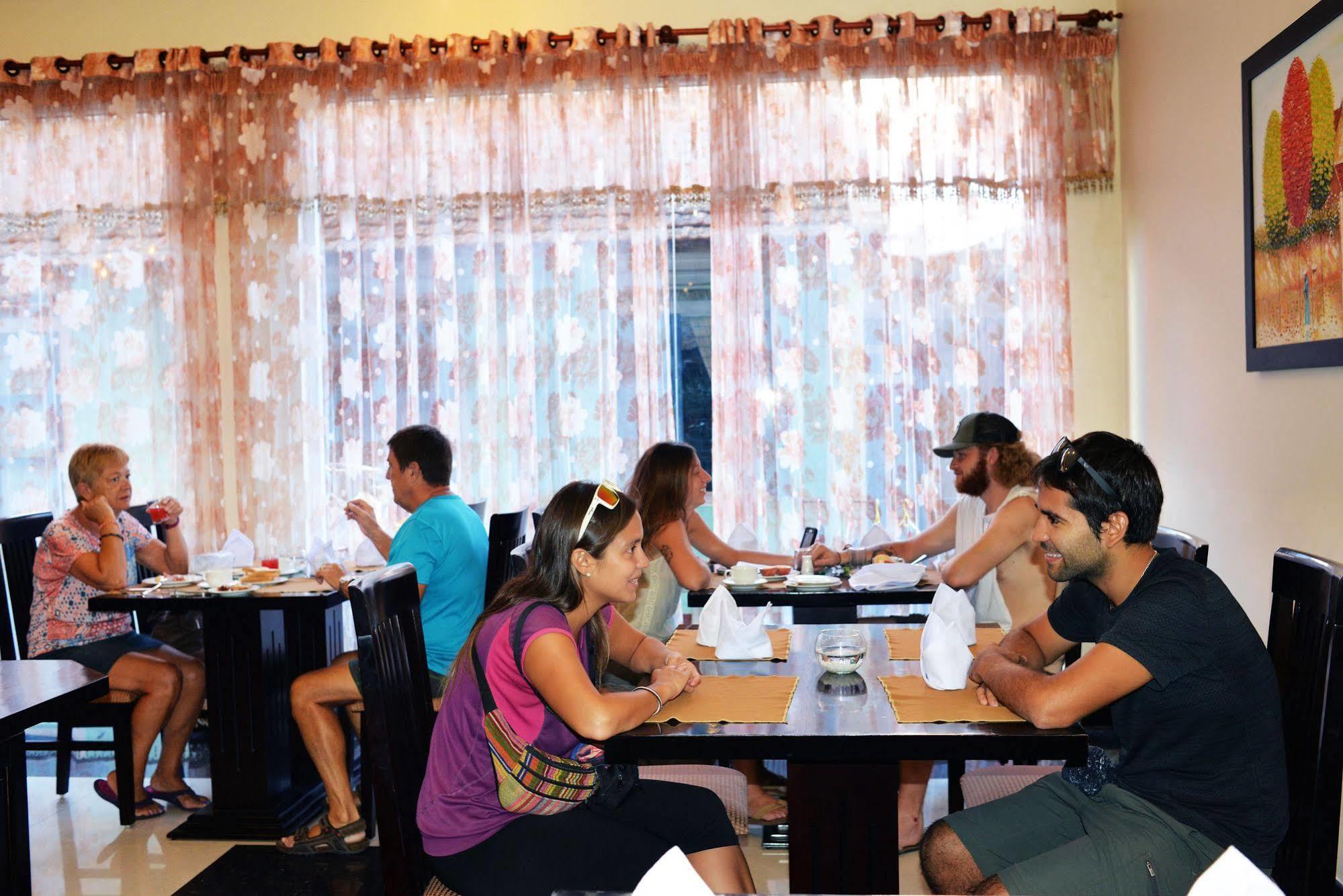 Than Thien - Friendly Hotel Hue Bagian luar foto
