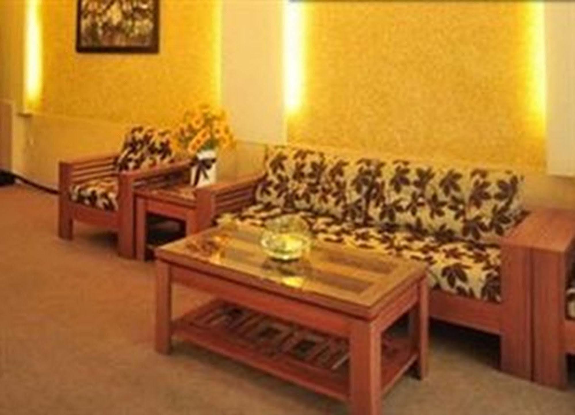 Than Thien - Friendly Hotel Hue Bagian luar foto